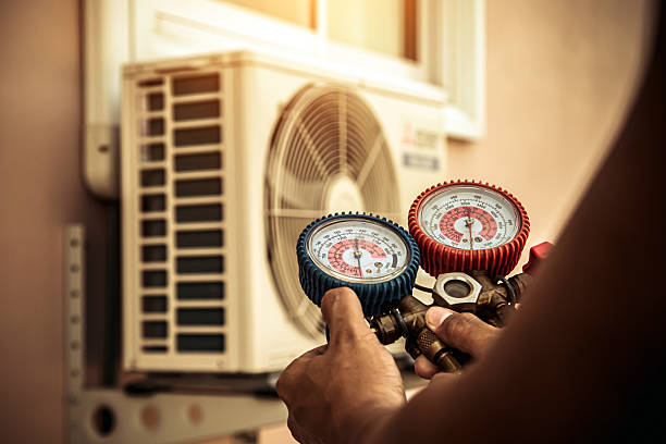 Professional Hvac Installation technician working in Indio, CA